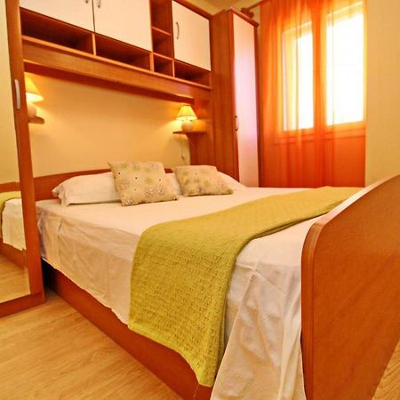 Apartments Sea Line Prigradica Bilik gambar